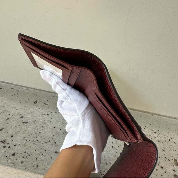 NWT Coach Small Trifold Wallet - Picture 8 of 10